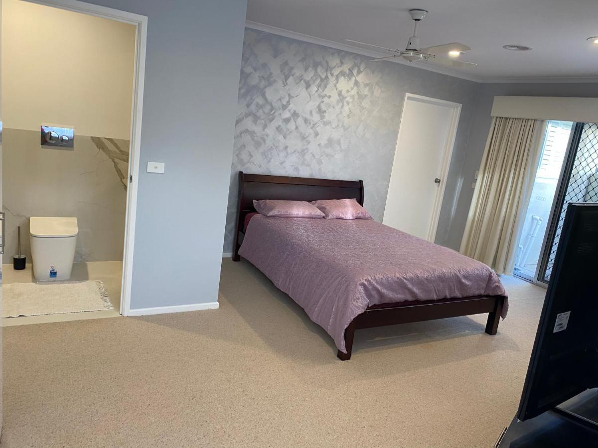 Guest Ensuite 7 Minutes From Airport 멜번 외부 사진